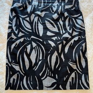 Ann Taylor Black and Gray Patterned Women's Skirt